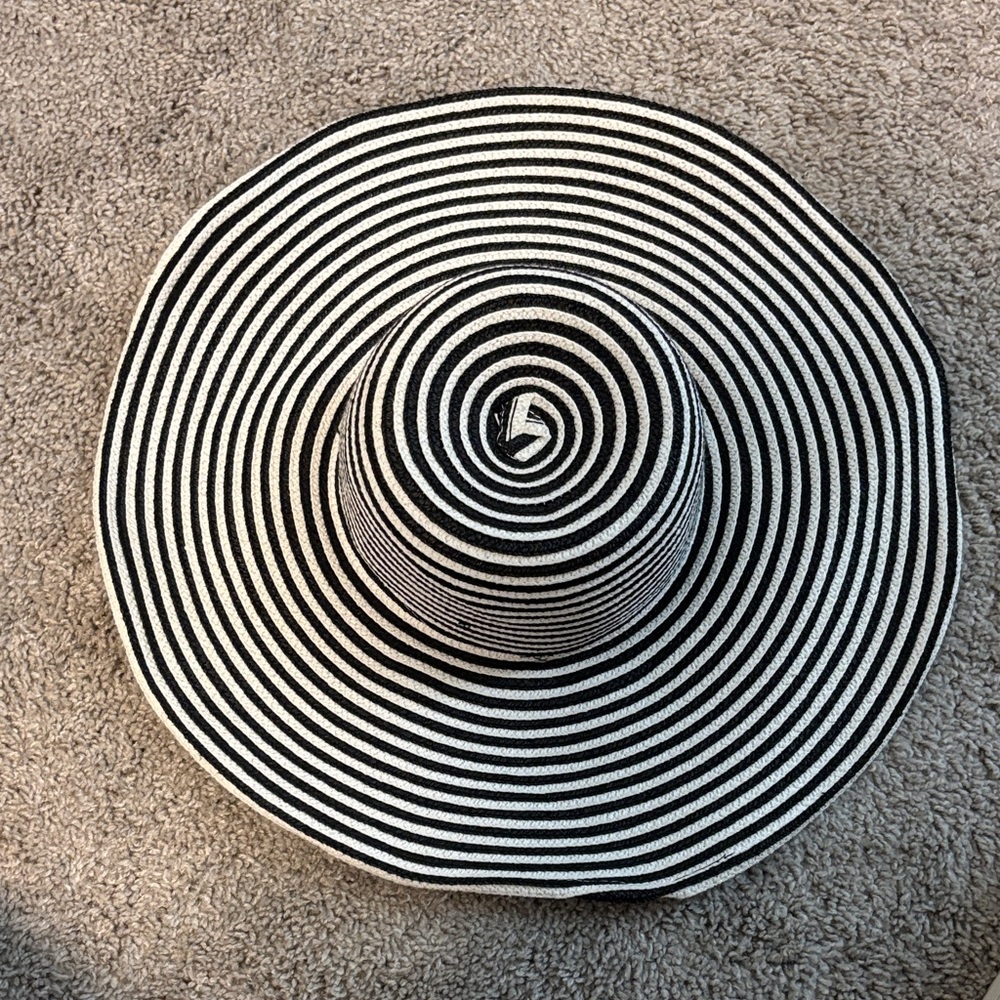Magid Hats Black/White. 50+ UPF Packable Wide Brim. Flexible Hold too.